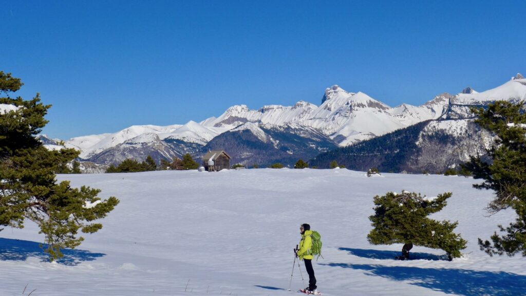 Raquettes dans le Buëch face au Dévoluy