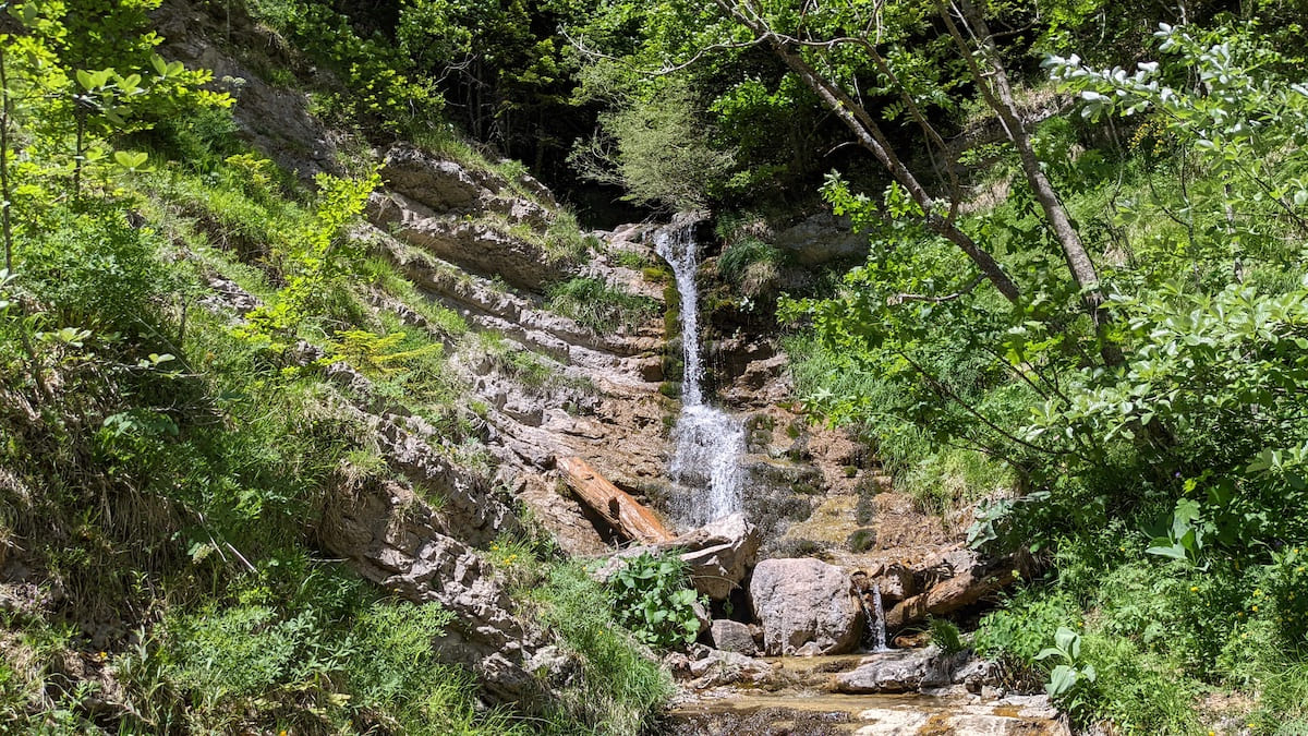 Cascade dans le vallon de La Jarjatte